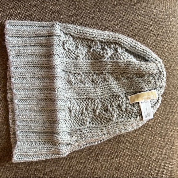 MICHAEL KORS Grey Cables Knit Hat - Picture 5 of 10